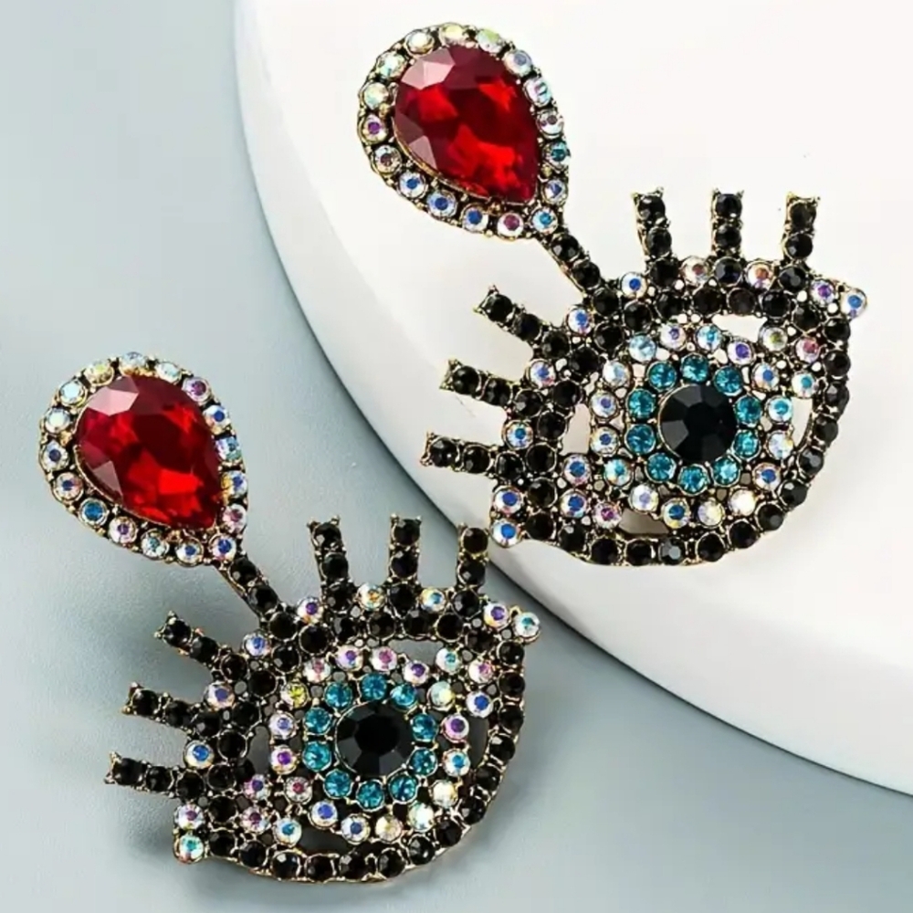 Exquisite Eye Design Rhinestone Studded. NWT